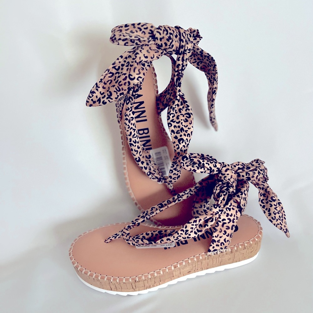 🆕Gianni Bini Sandals. NWT  000AJ